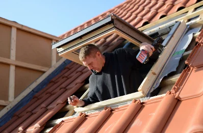 Pose de fenêtres de toit Velux à Osthouse
